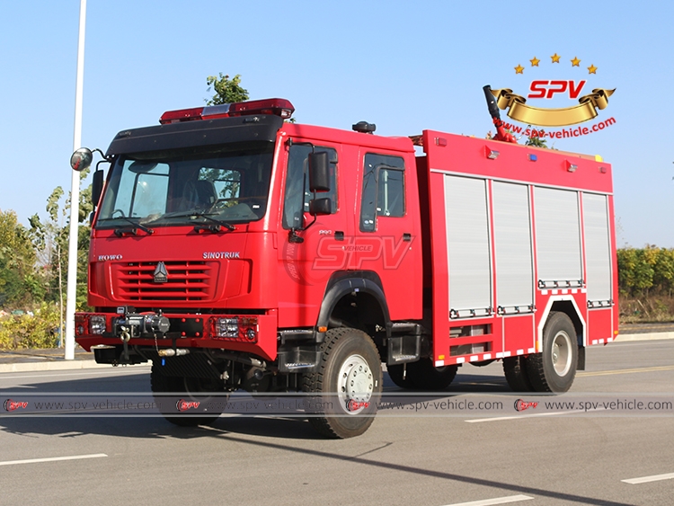 4X4 Off-road Fire Truck Sinotruk - Left Front Side View